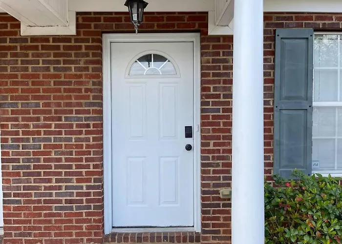 Cheerful 3-bedrooms With Free Parking On Premises