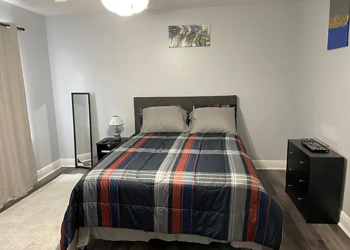 Holiday home Cheerful 3-bedrooms With Free Parking On Premises